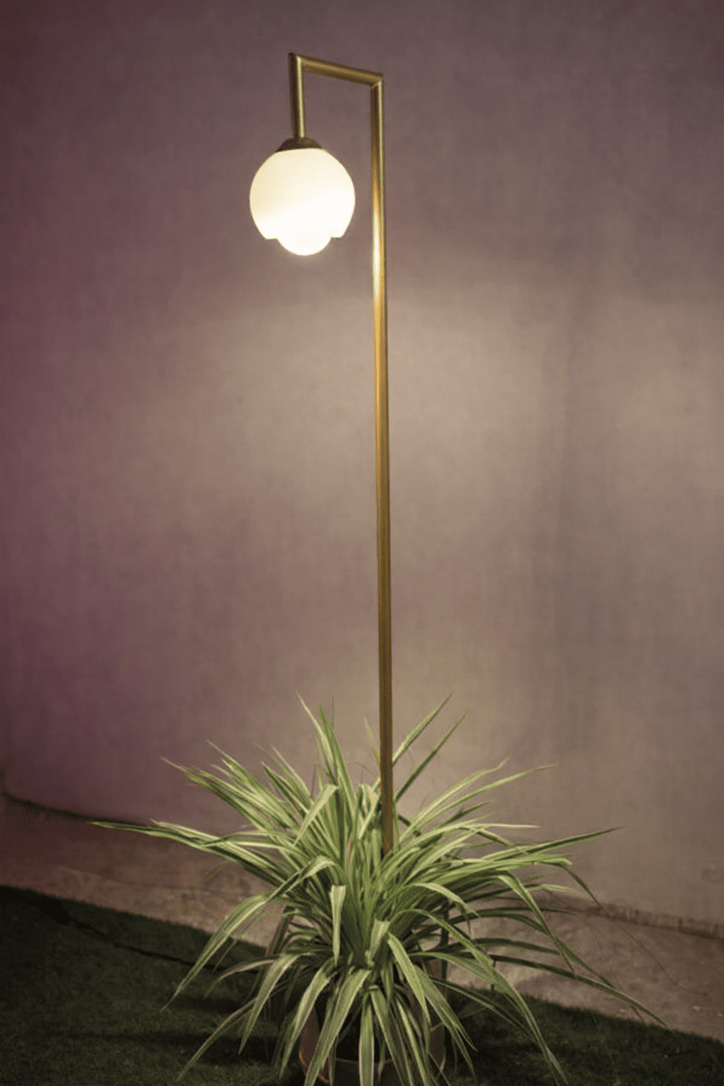 پایه لامپ رشد گیاه b پایه لامپ رشد گیاه b